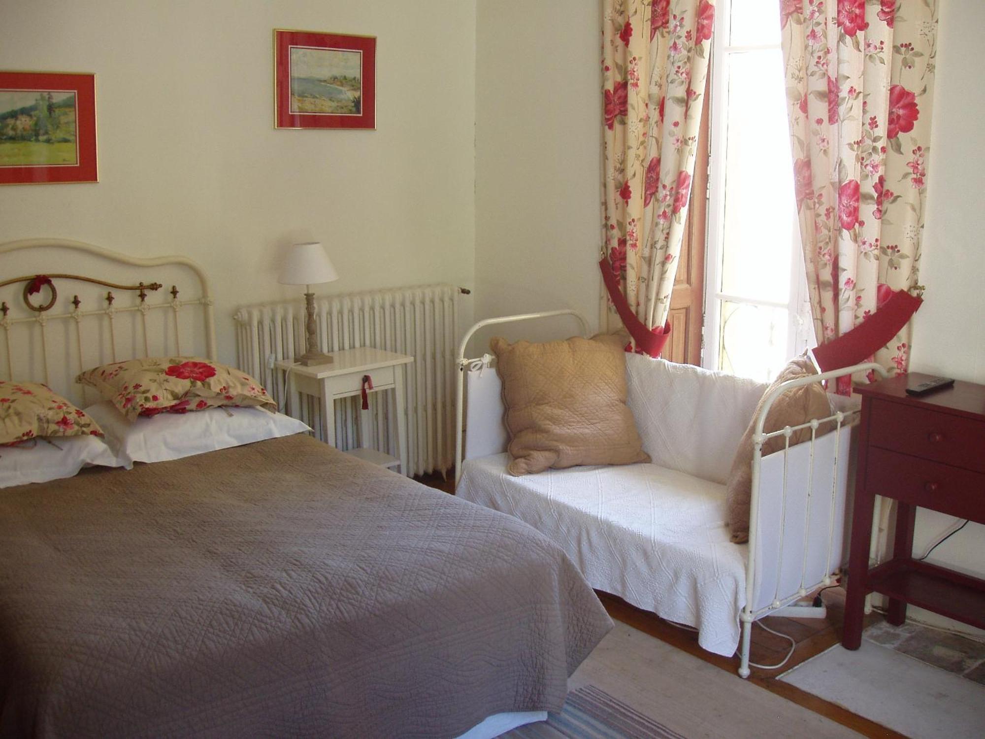 Bed and Breakfast Castel De La Pique Bagneres-de-Luchon Екстер'єр фото