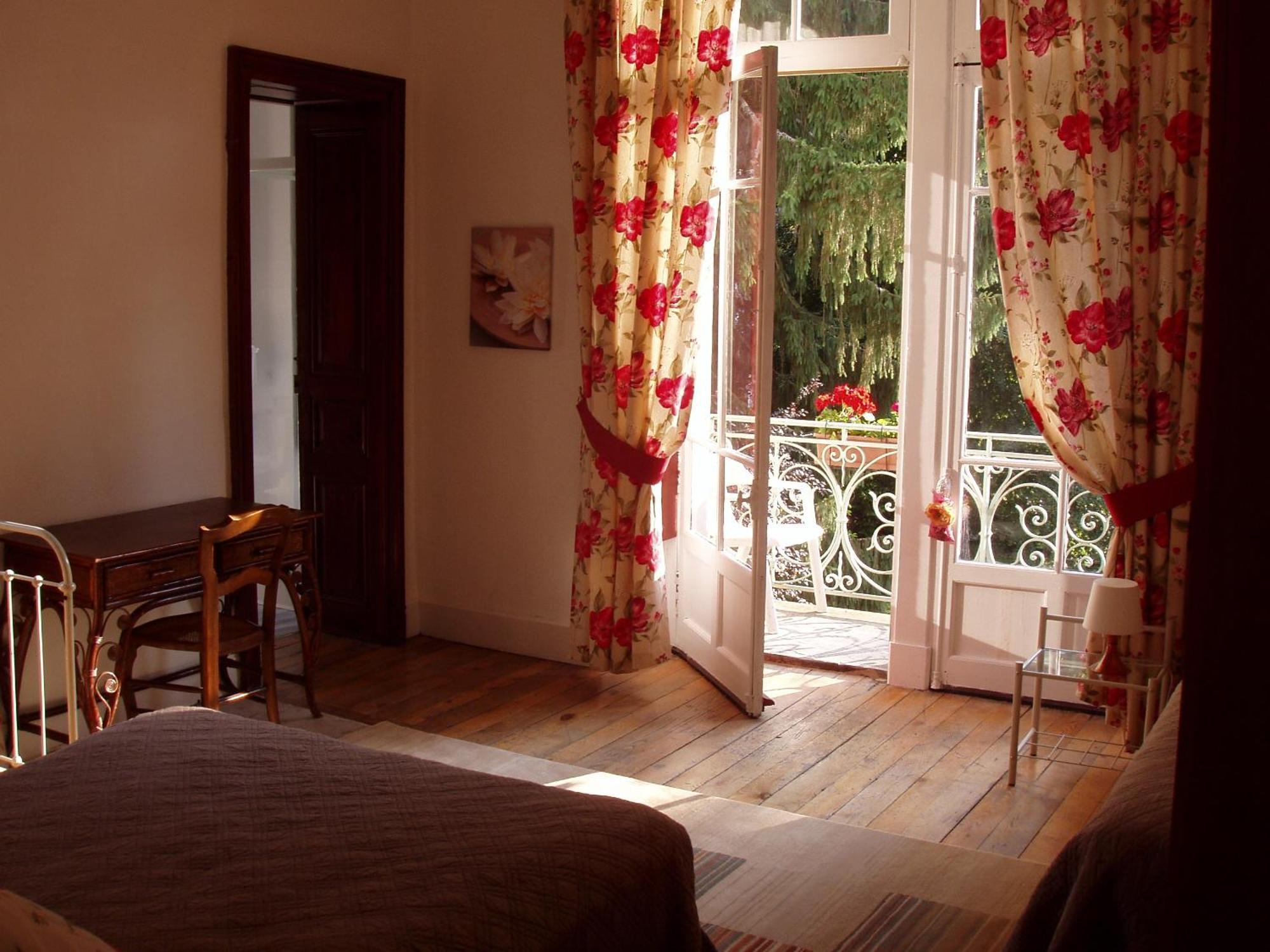 Bed and Breakfast Castel De La Pique Bagneres-de-Luchon Номер фото